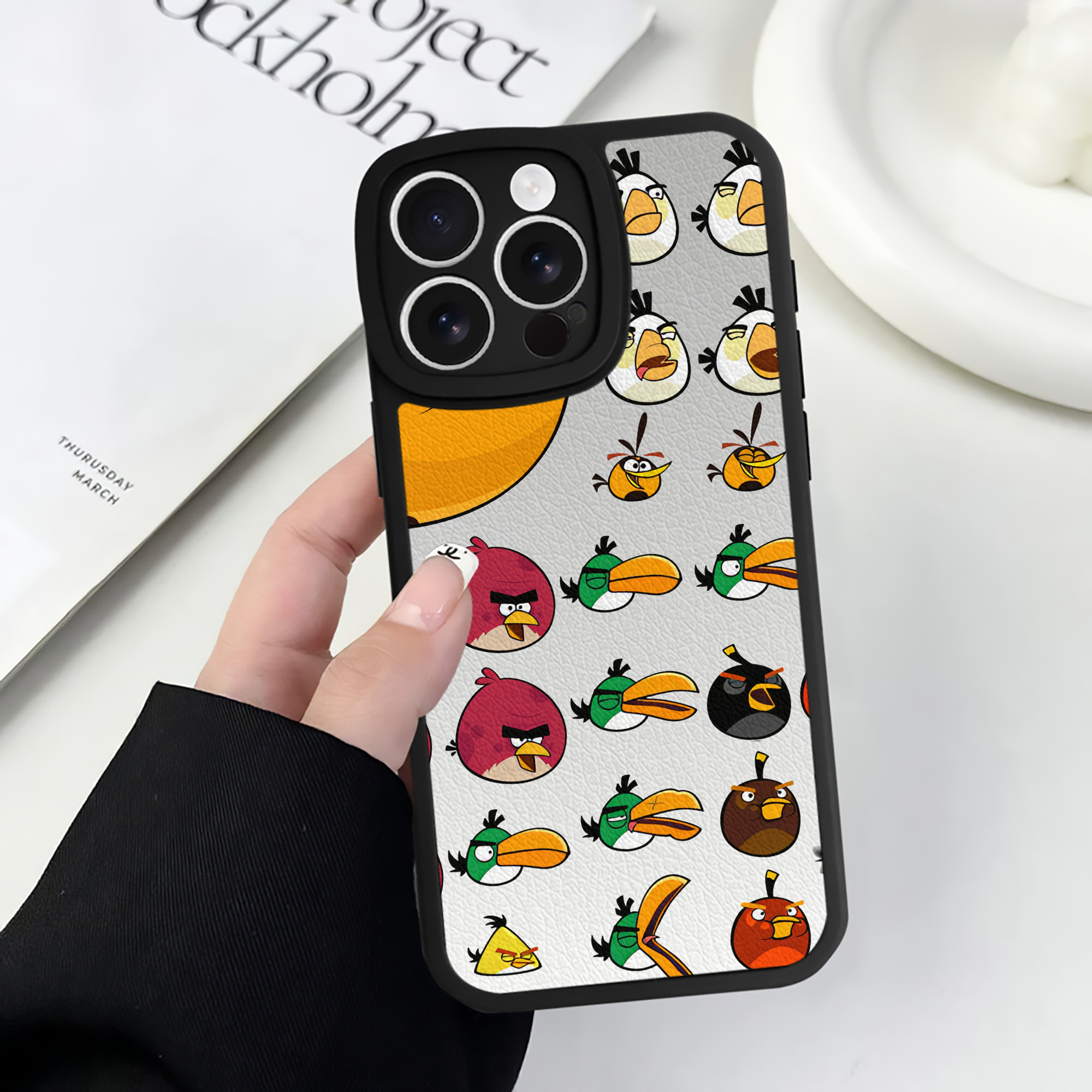 （画像用） Angry Birds アングリーバード 【iPhone 16シリーズ対応】シリコンスマホケース（レザー調） 材質：シリコン
